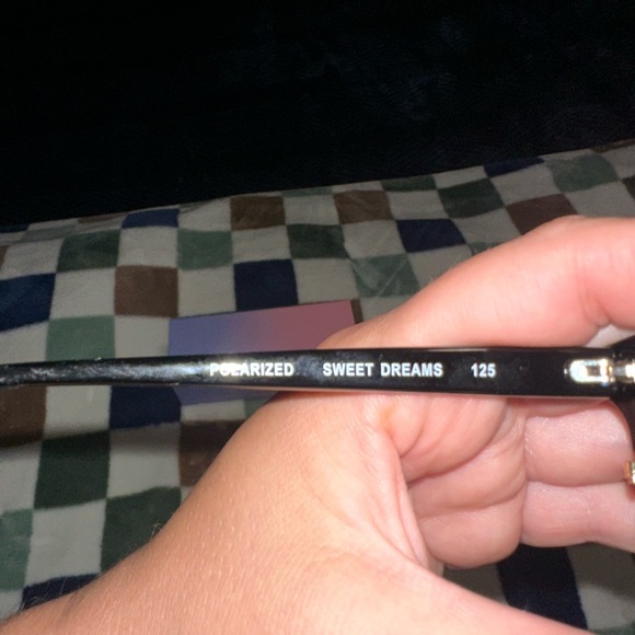 Quay sunglasses - Picture 3 of 3